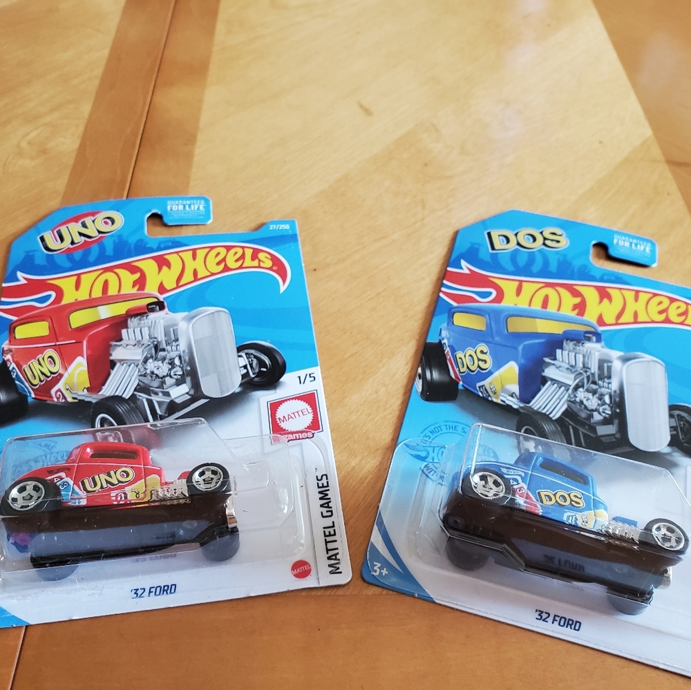 Hot Wheels GAMES EDITION UNO and DOS